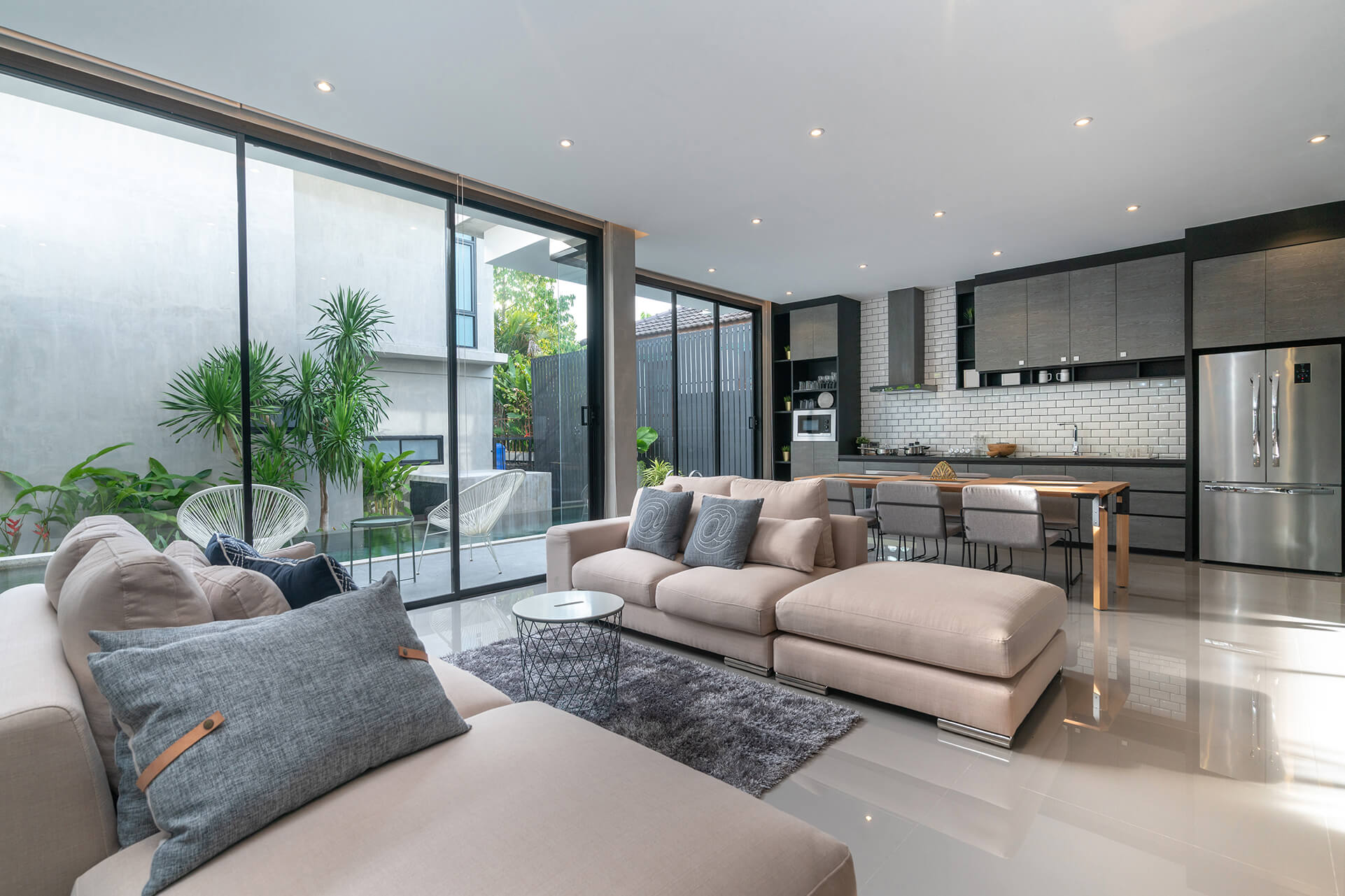 Read more about the article Five Things You Should Know About Modern Furniture.